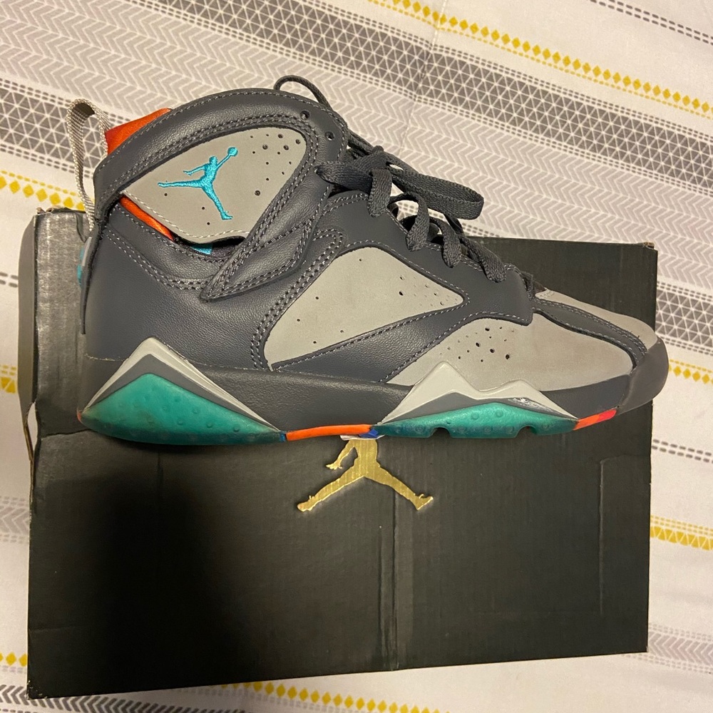 Different Jordan’s barely used size 4.5 to 7